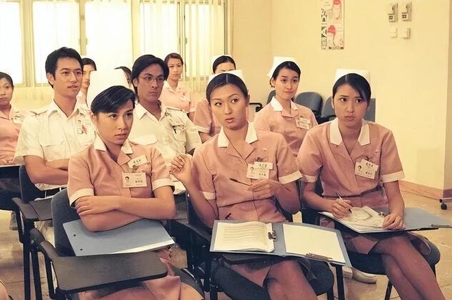 别再看《巨塔之后》强推5部医疗职业剧看完秒懂啥叫紧张刺激(图3)